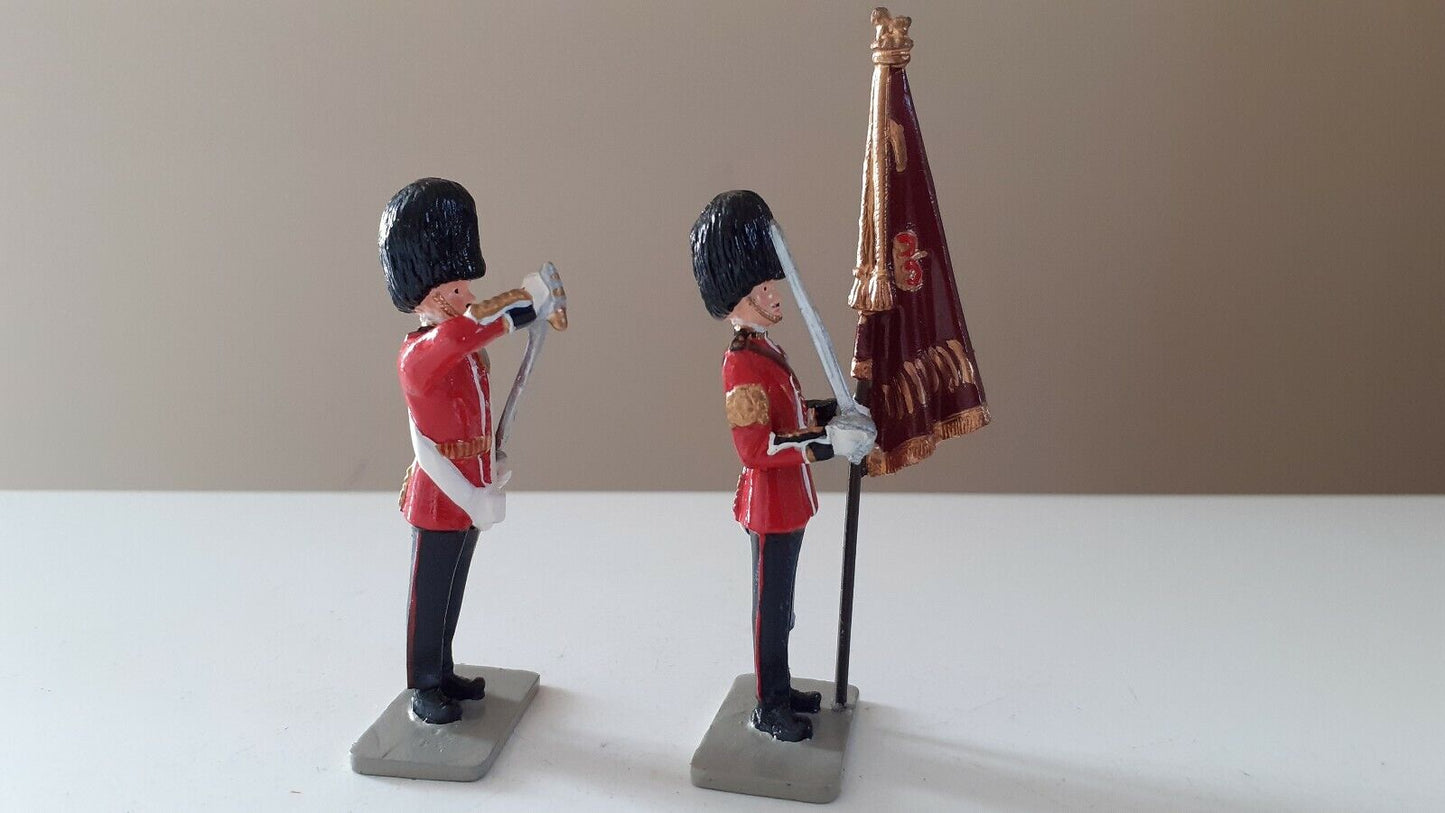 Britains ceremonial welsh guards  1:32 metal figure buckingham palace 40110