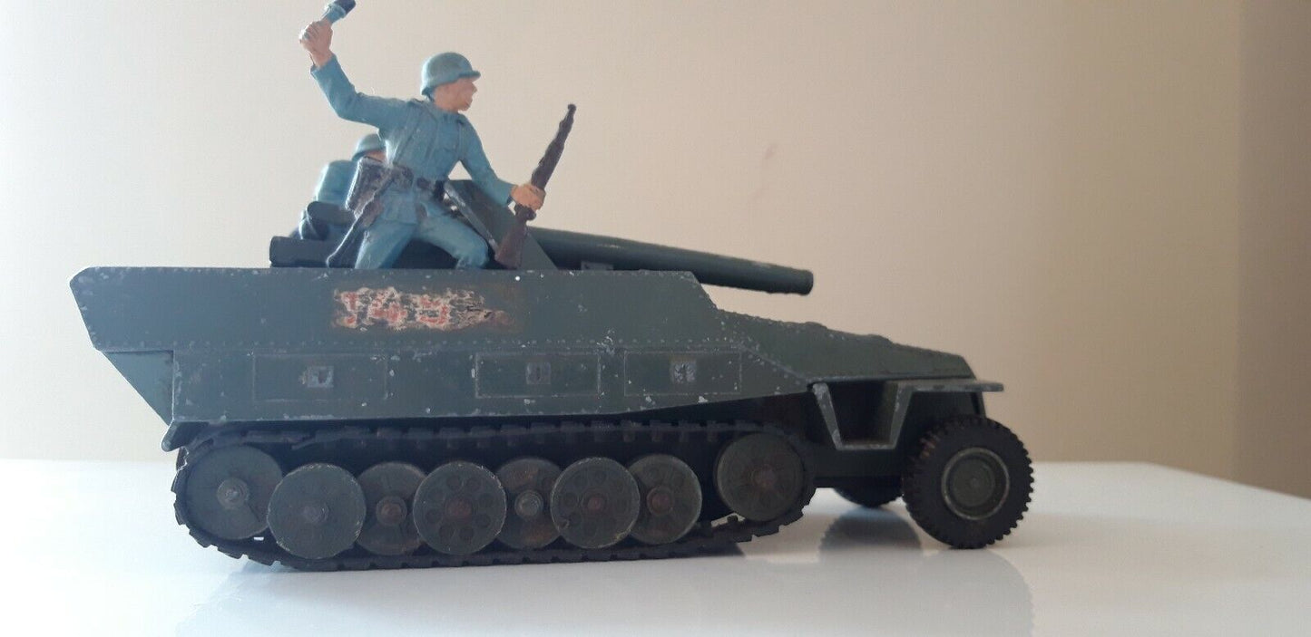 Britains deetail crew dinky ww2 german tank destroyer   1970s  1:32 b1