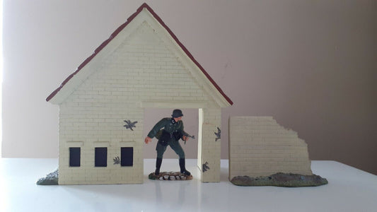 Britains ww2 scenery diarama Waterloo hougoumont Napoleonic 1:32  building sb