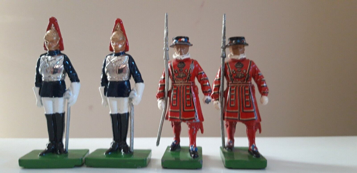 Britains ceremonial  Buckingham palace 1:32 metal b6 blues and royals beefeater