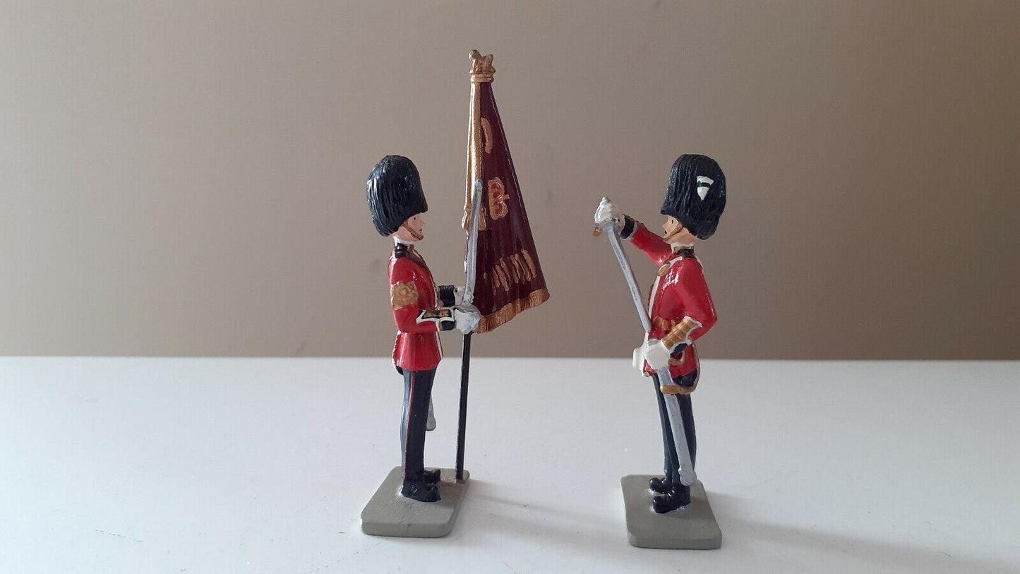 Britains ceremonial Welsh guards  1:32 metal figure buckingham palace 40110