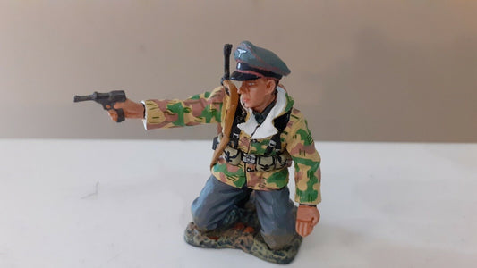 King and country  german ww2 berlin waffen officer winter no box 1:30  w3