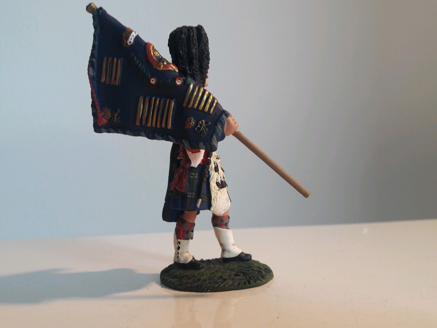 Britains ceremonial 10020 black watch colours highlanders 1:32 metal figures