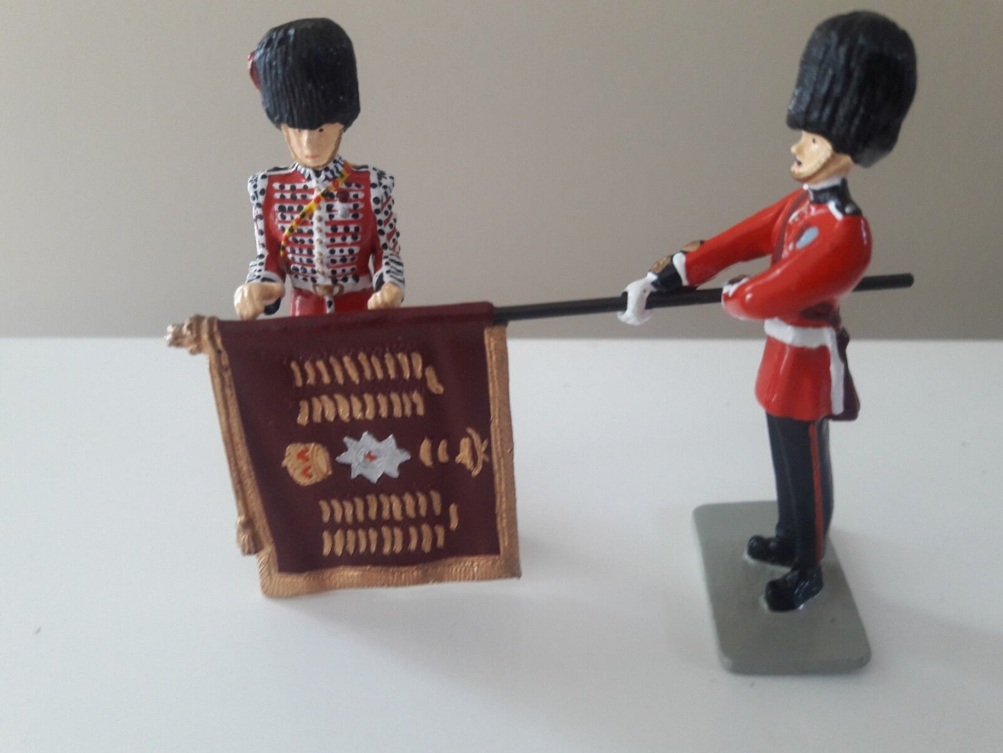 Britains ceremonial coldstream guards  1:32 metal figure buckingham palace 40112