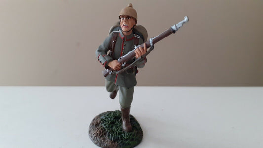 Britains 17990 ww1 German infantry 1:32 metal boxed b8