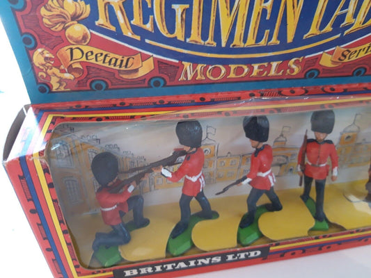 Britains deetail scots guards rare box 1970s 1:32