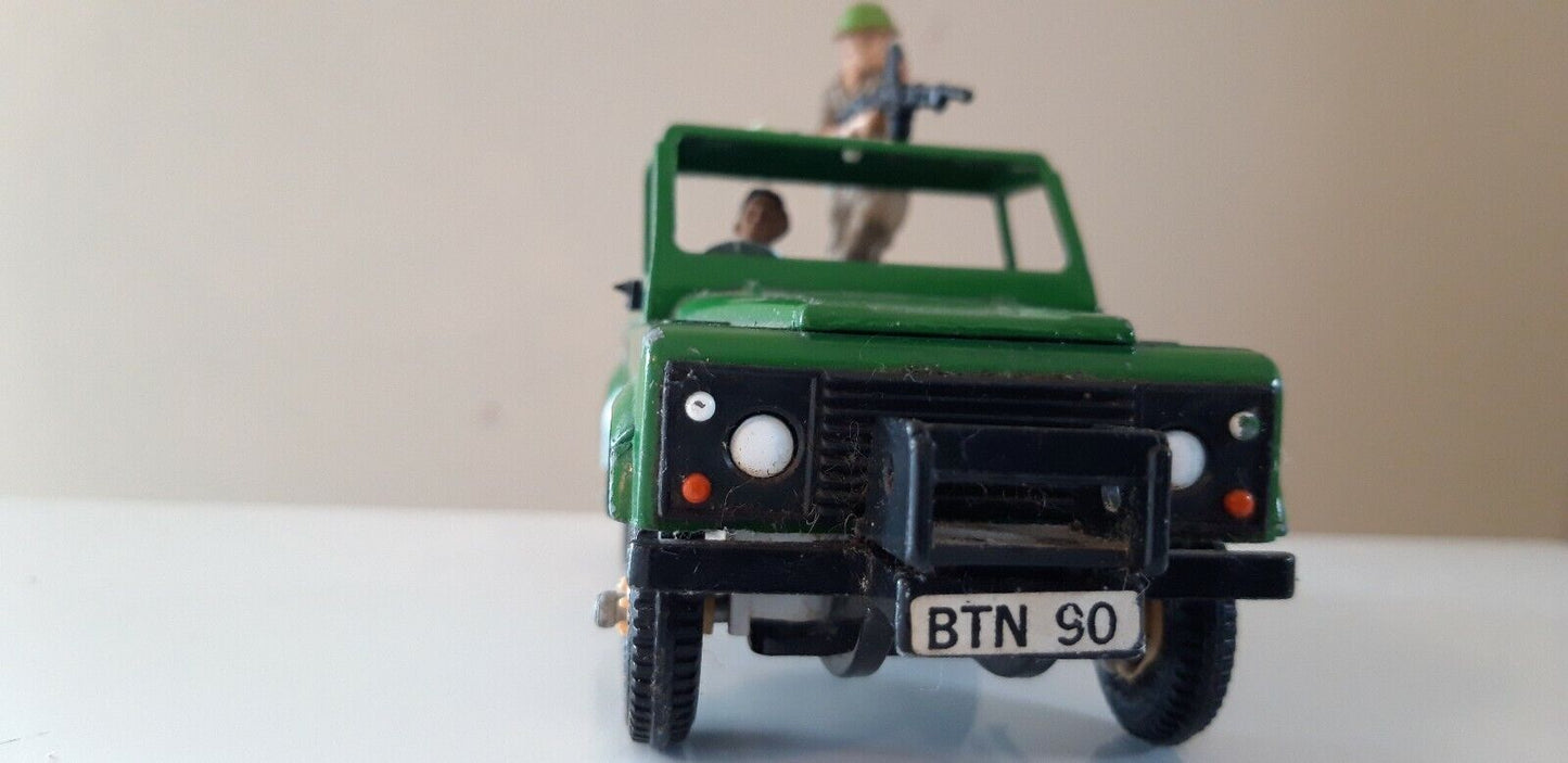 Britains deetail british army swb land rover usmc us sas  1970s  1:32