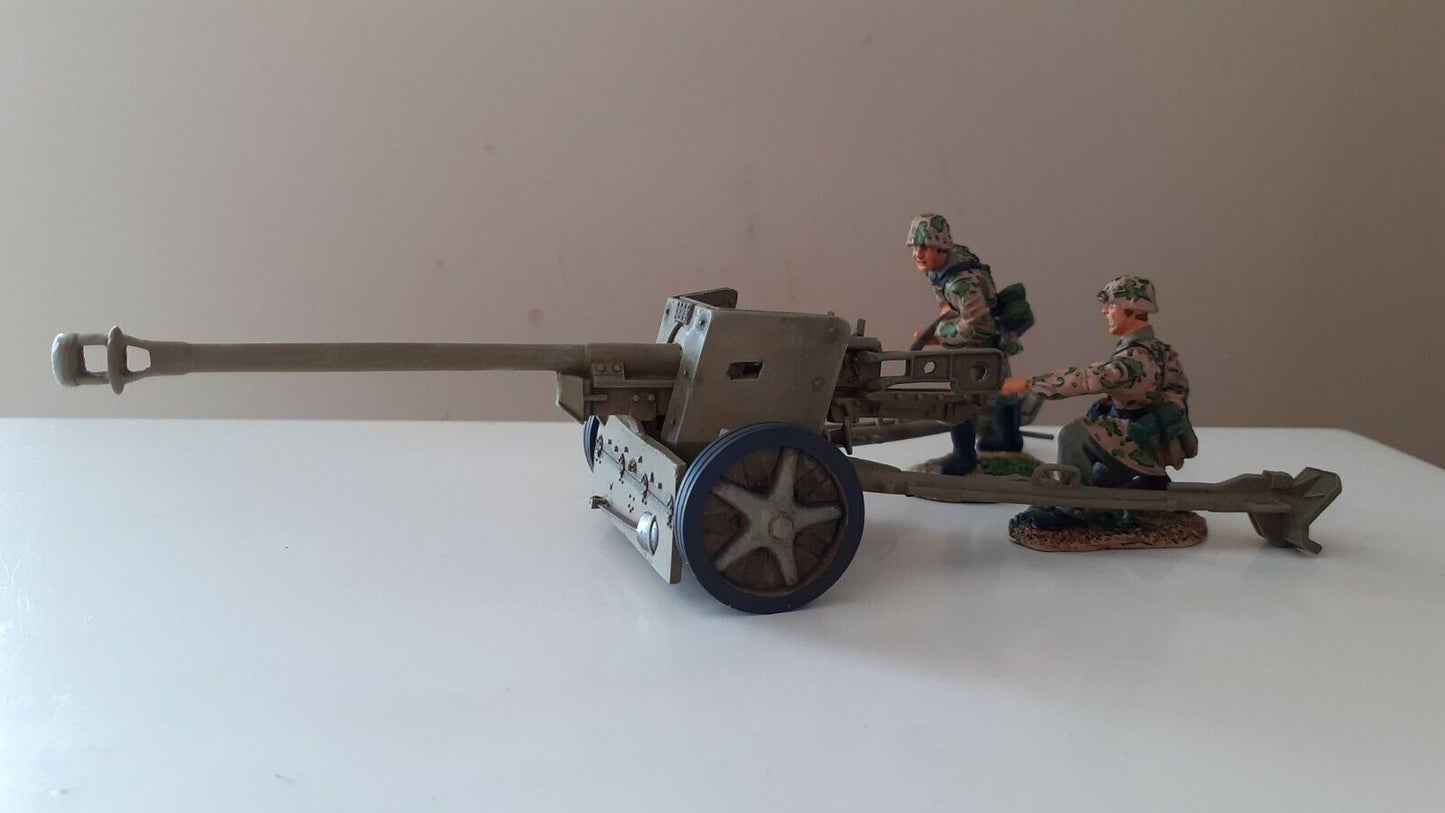 Conte ww2 wwii-032 German pak40 and crew 1:32 boxed metal