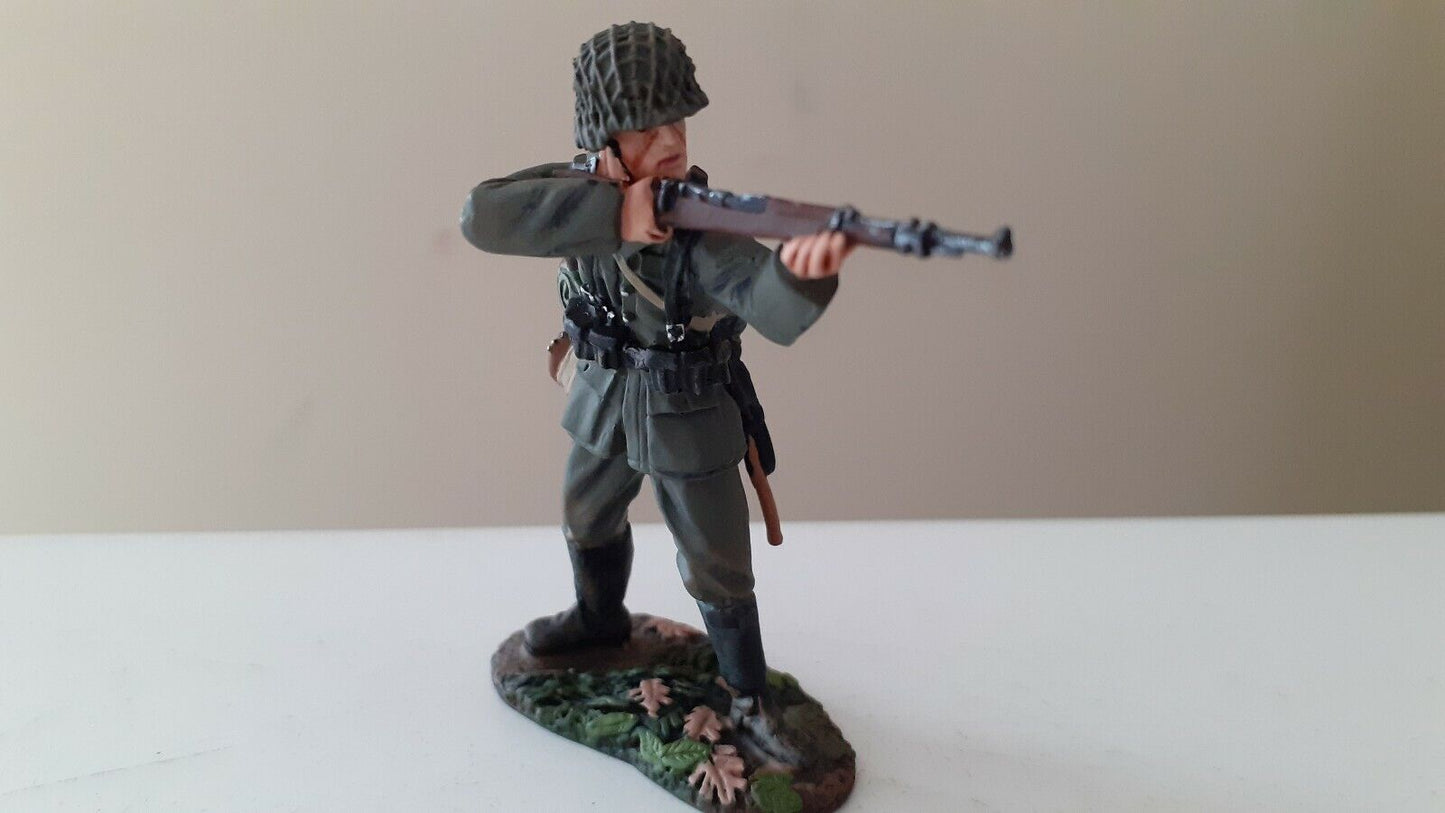 Britains ww2 17905 german infantry metal boxed b7