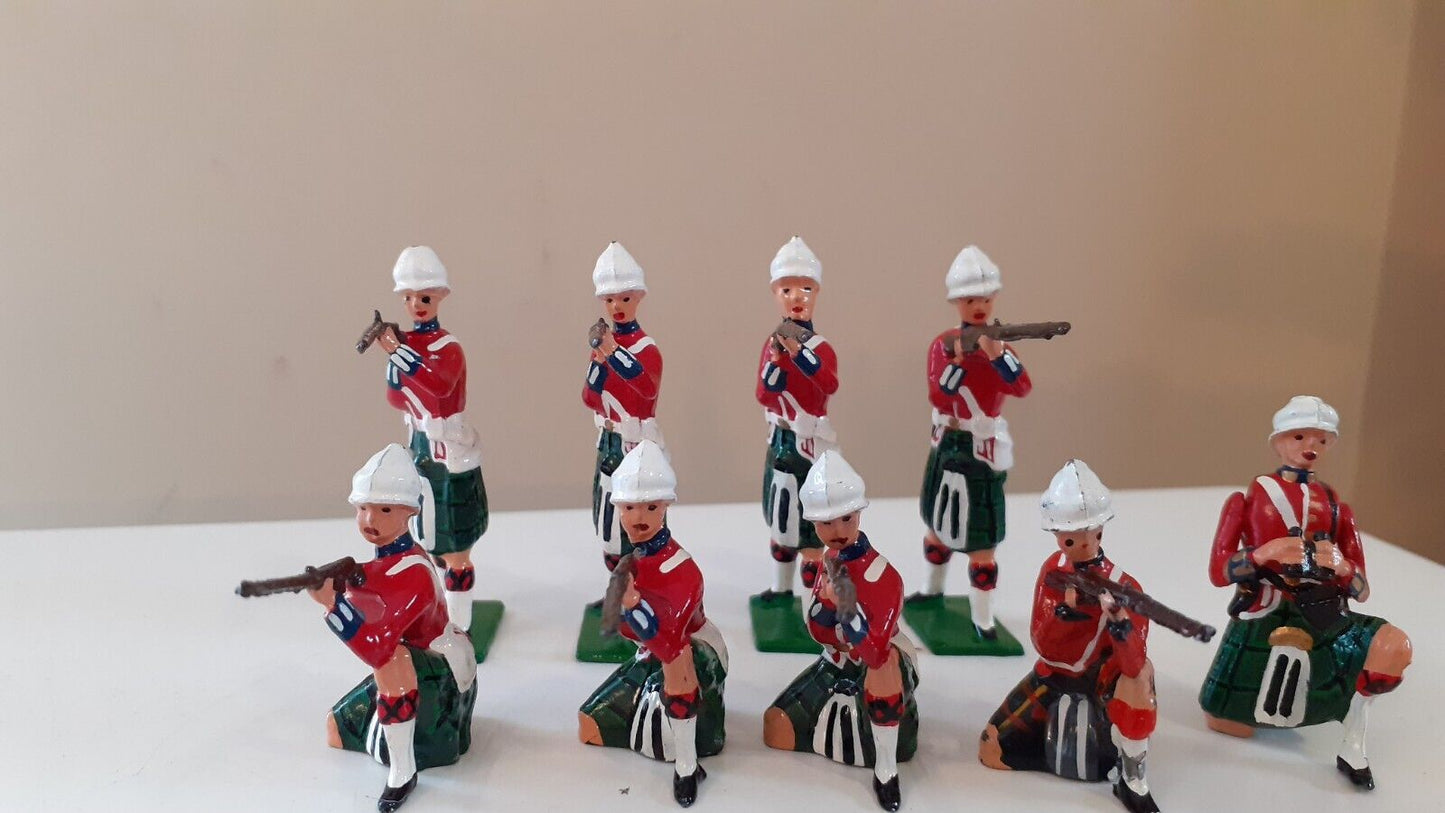 Britains cameron highlanders 13 figs 1950s 1:32 metal kneeling officer w11