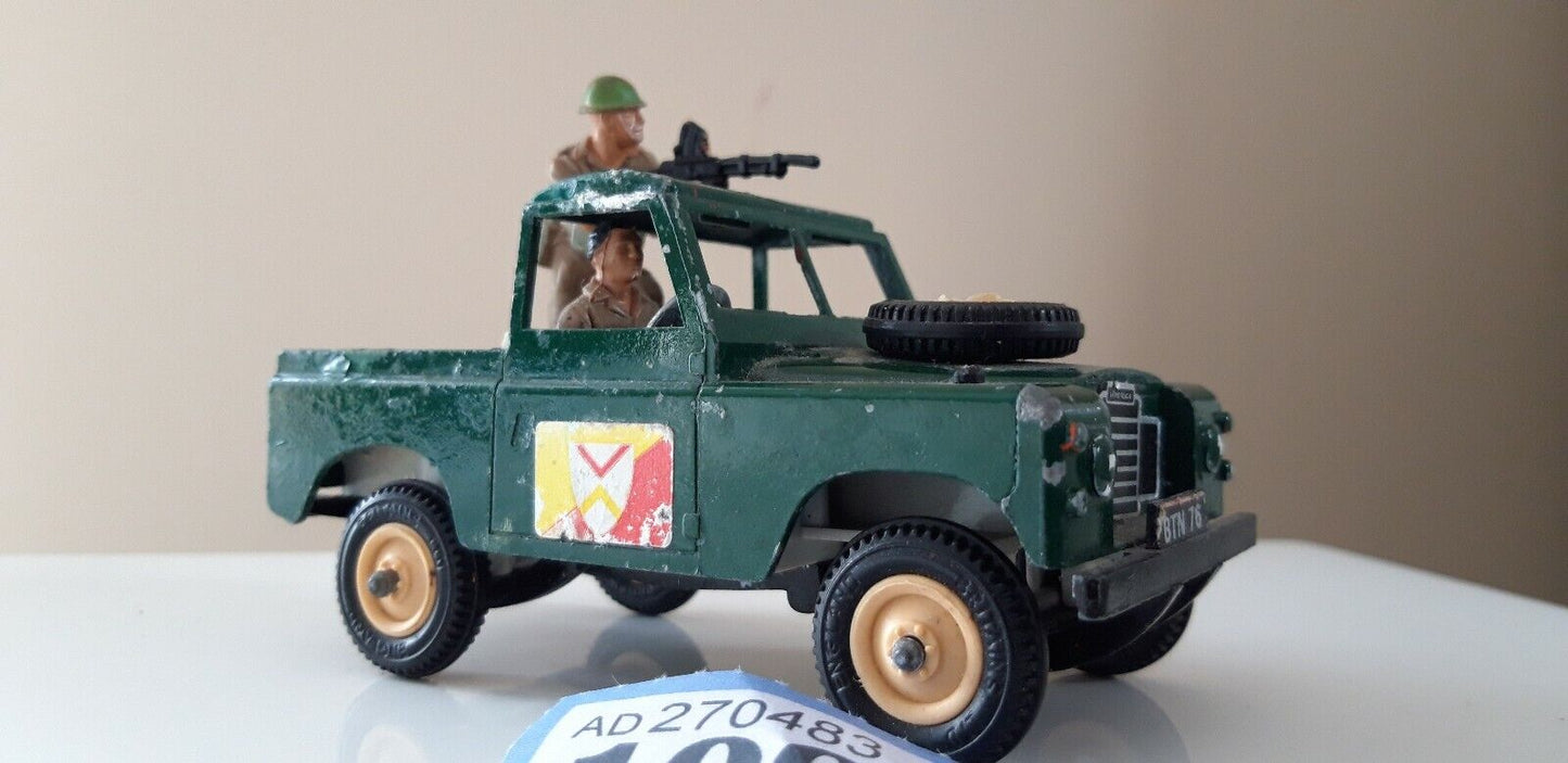 Britains deetail ww2 swb land rover    1970s  1:32  b1