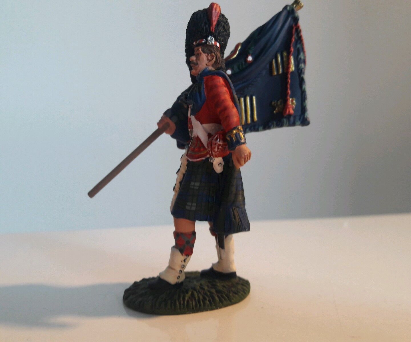 Britains ceremonial 10020 black watch colours highlanders 1:32 metal figures