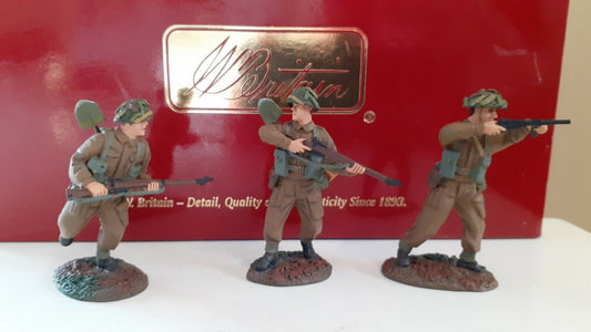 Britains ww2 17713 British infantry advancing metal boxed 2007 1:32