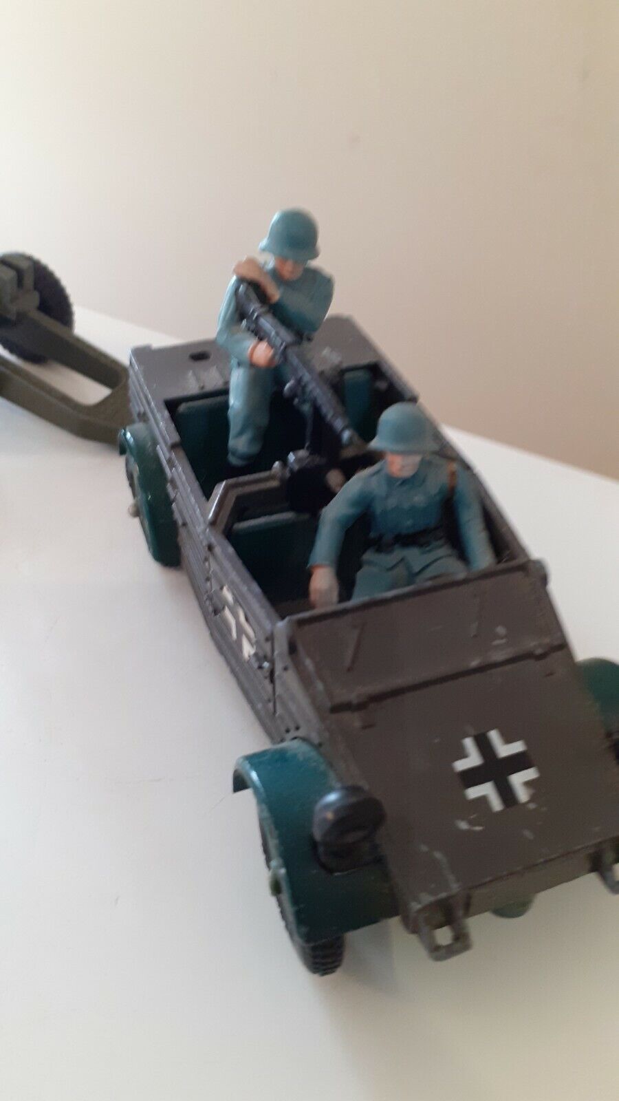 Britains deetail ww2 German afrika korps kubelwagen and gun 1970s 1:32  b1