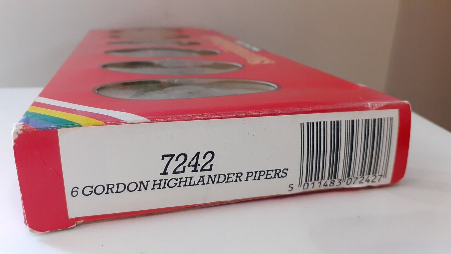 Britains ceremonial 7242 Gordon highlanders pipers  boxed 1:32  1980s