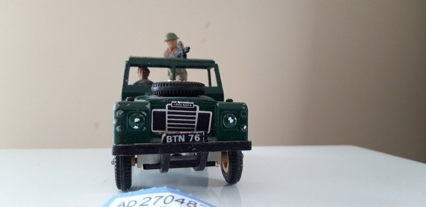 Britains deetail ww2 swb land rover    1970s  1:32  b1