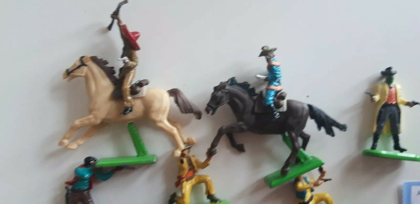 Britains deetail acw wild west cowboys  1970s  1:32  b3