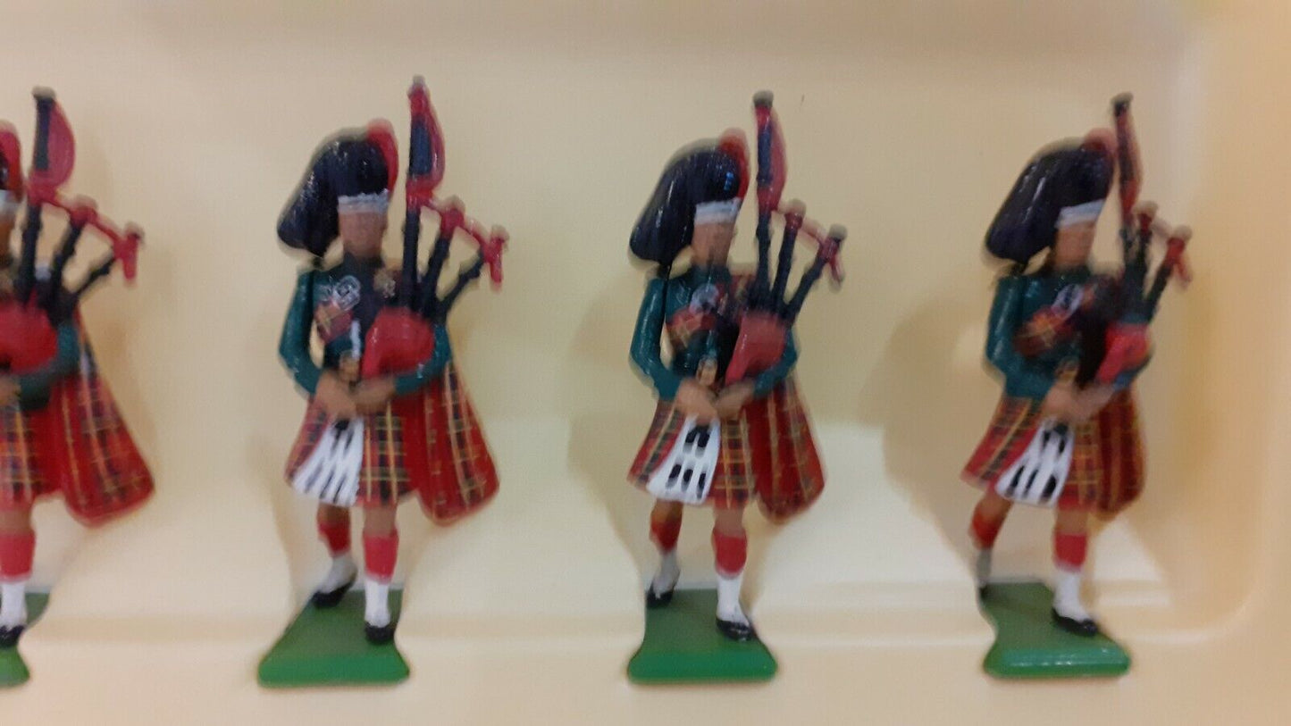 Britains deetail ceremonial band bagpipes black watch 1980s 1:32