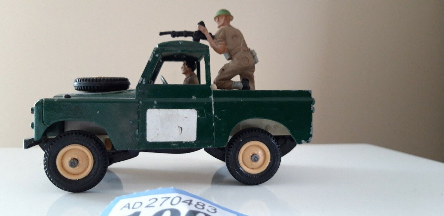 Britains deetail ww2 swb land rover    1970s  1:32  b1