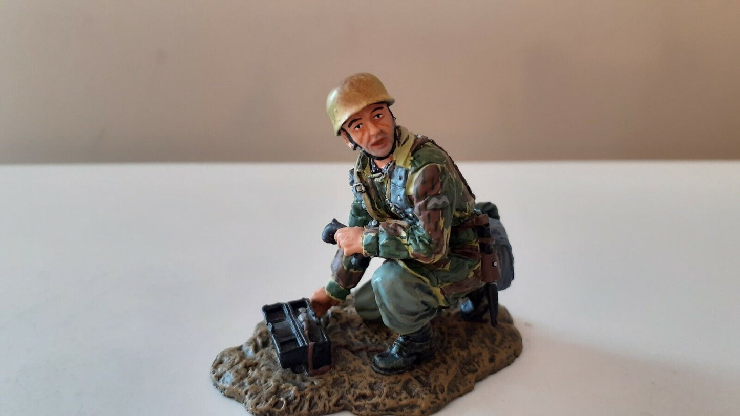 Thomas gunn tgm006a ww2 German fallschirmjaeger afrika korps 1:30 metal