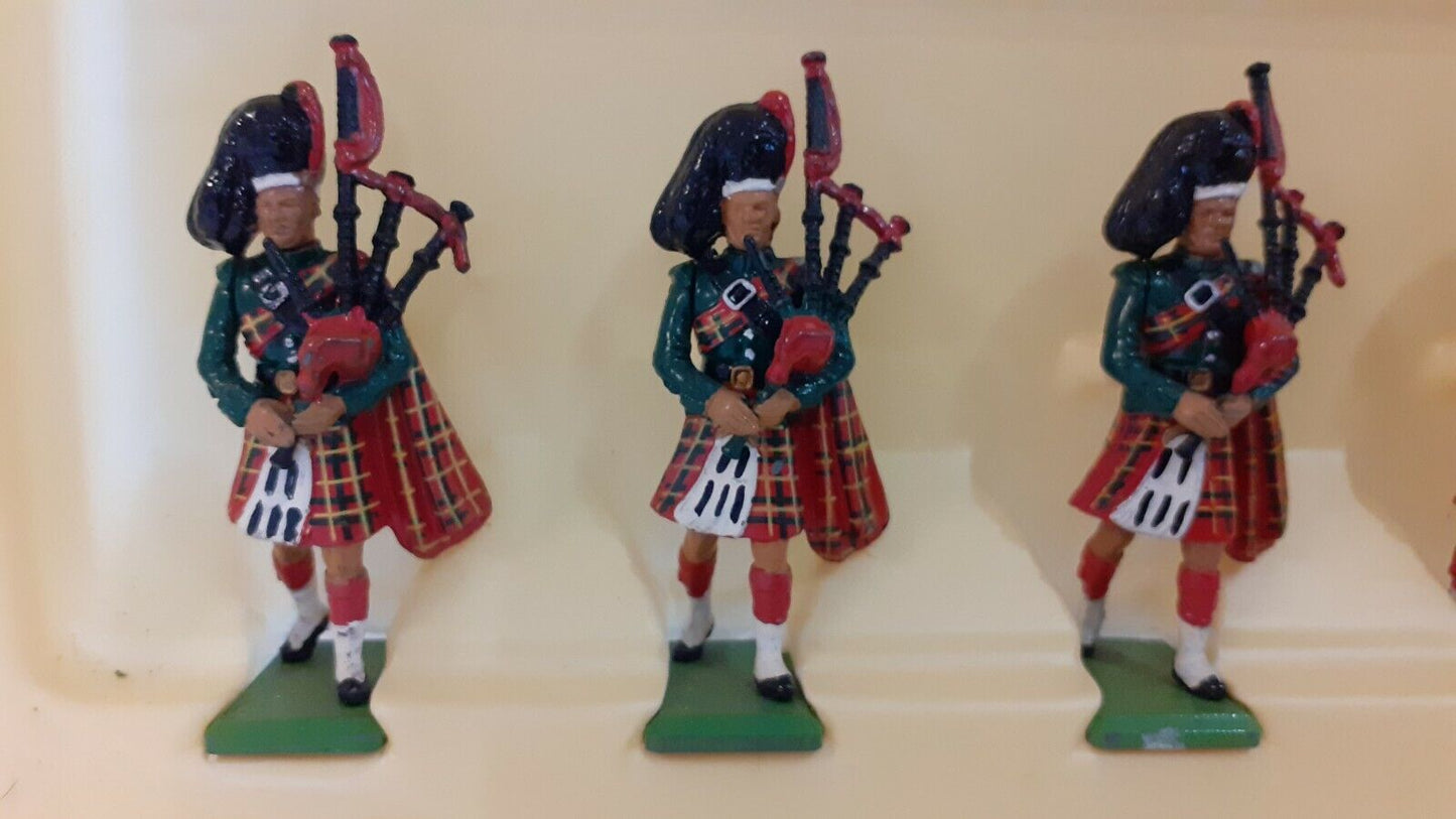 Britains deetail ceremonial band bagpipes black watch 1980s 1:32