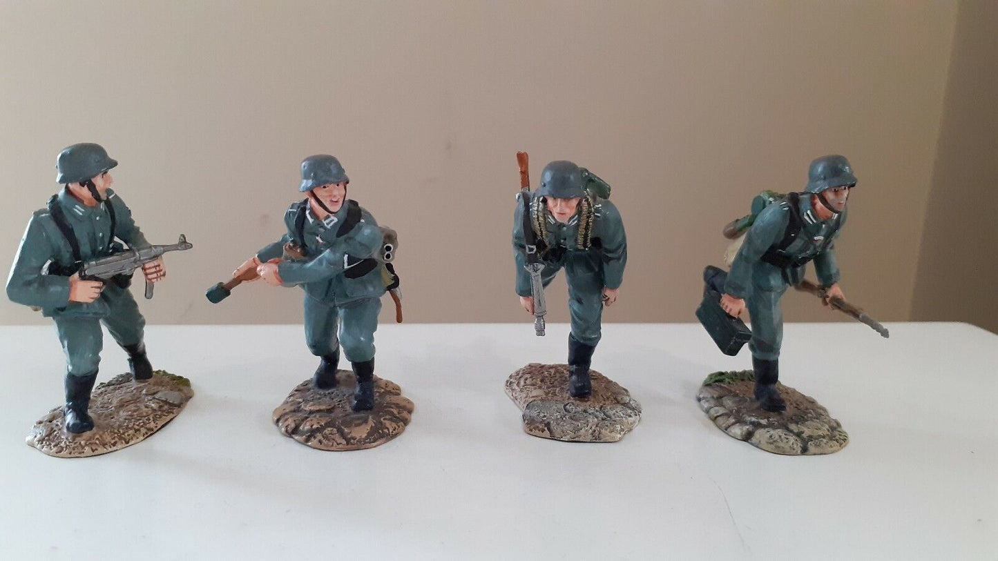 Britains conte ww2 wwii-007 German infantry frontal attack d-day boxed 1:32