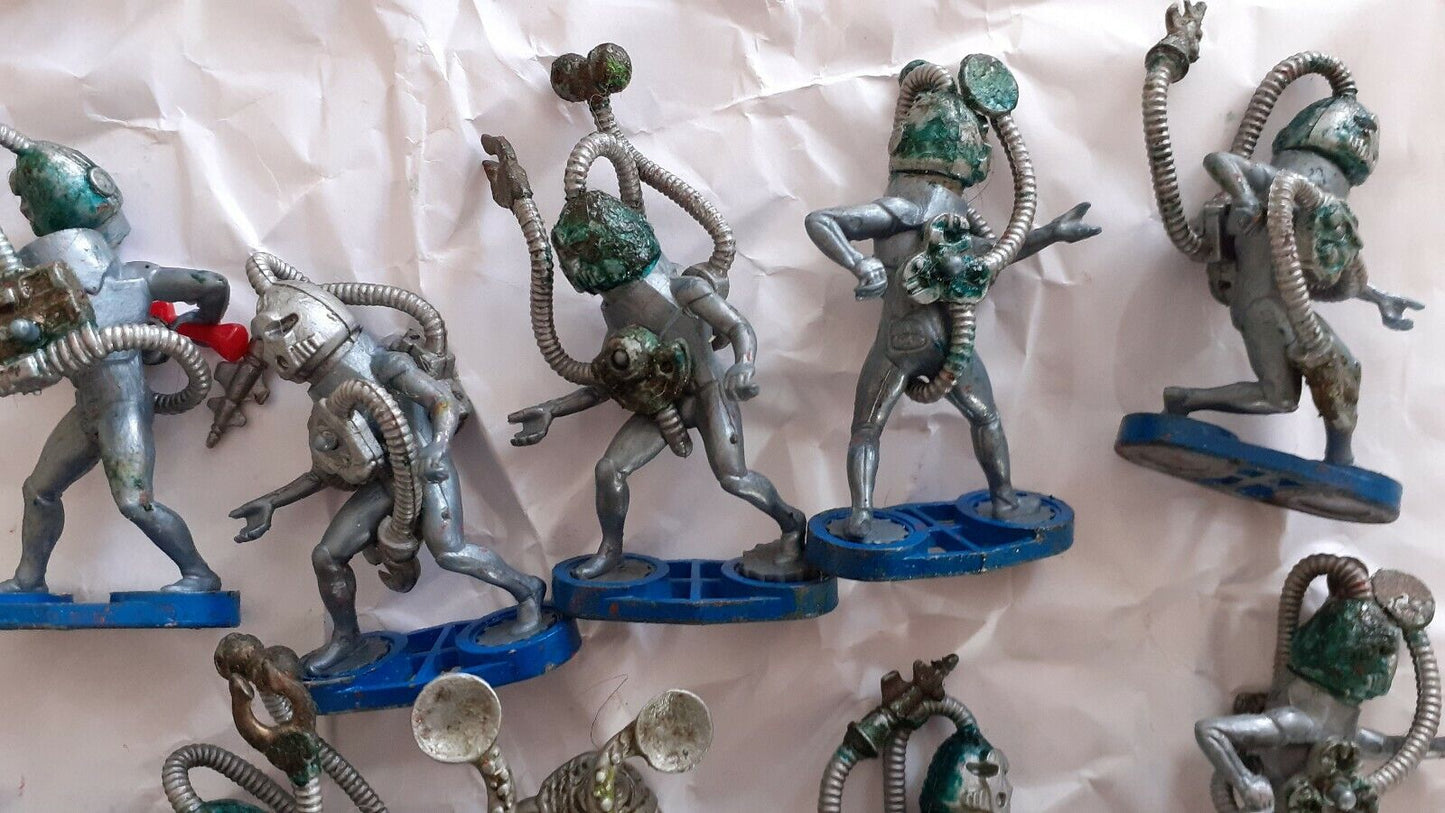 Britains deetail space aliens  1980s  1:32  cb