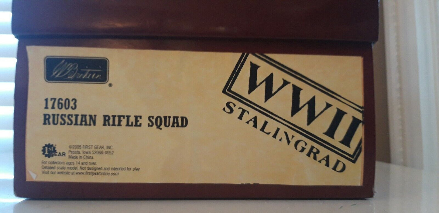 Britains ww2 stalingrad Russian rifle squad boxed 17603