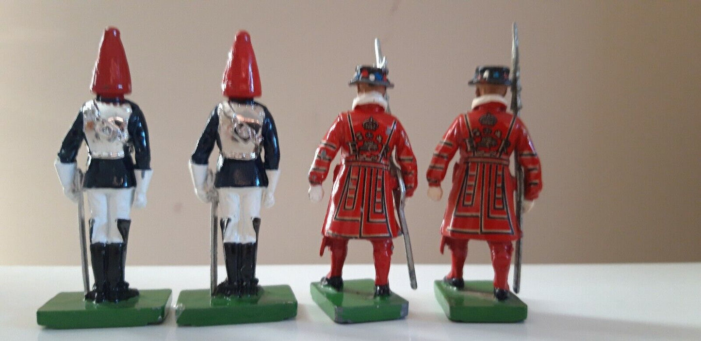 Britains ceremonial  Buckingham palace 1:32 metal b6 blues and royals beefeater