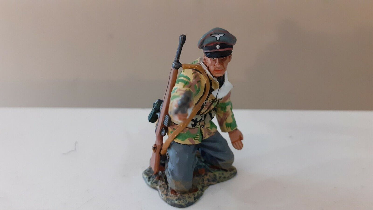 King and country  german ww2 berlin waffen officer winter no box 1:30  w3