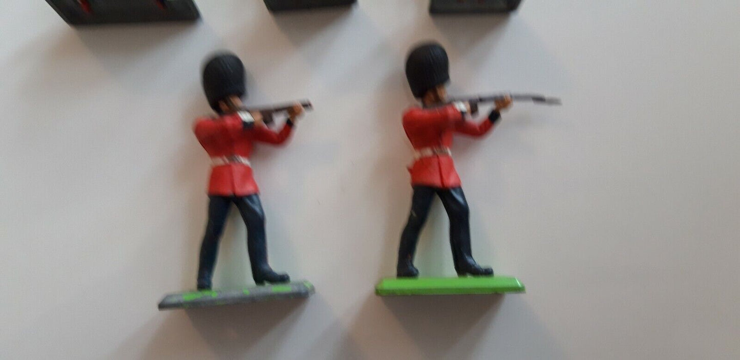 Britains deetail scots guards  1970s  1:32  b2