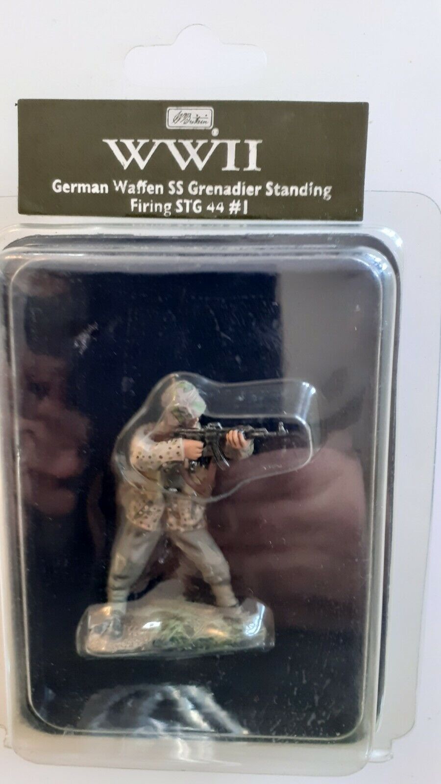 Britains ww2 25010 german grenadier firing  2009 metal 1:32  boxed b8