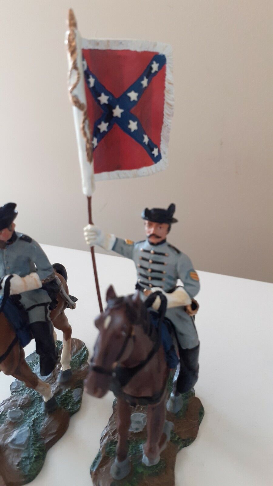 Britains 17372 acw confederate cavalry guidon  boxed 1:32