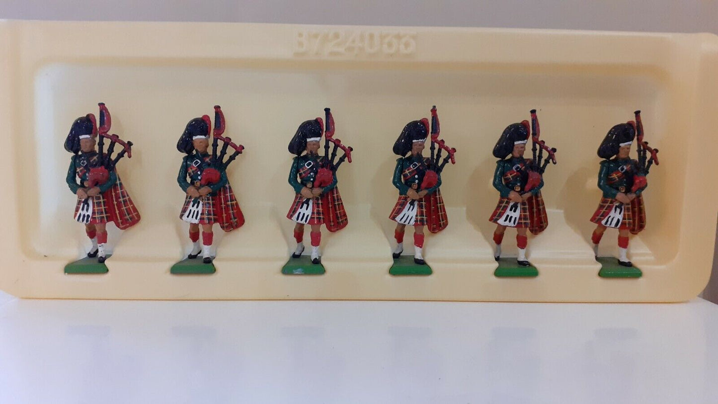 Britains deetail ceremonial band bagpipes black watch 1980s 1:32