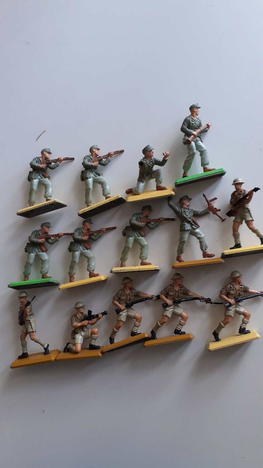 Britains deetail ww2 german afrika korps British 8th army 1970s  1:32  14 figs