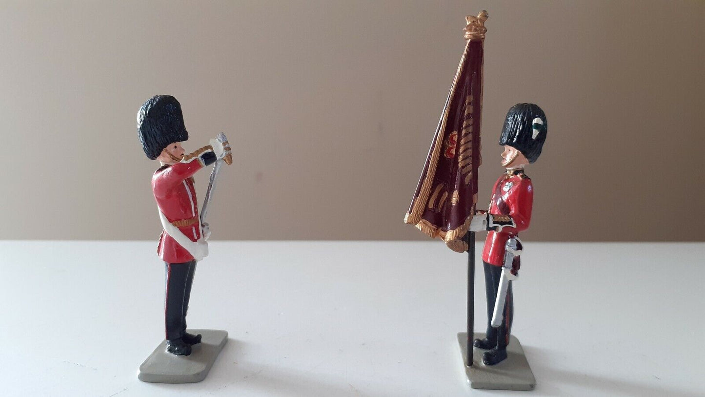 Britains ceremonial Welsh guards  1:32 metal figure buckingham palace 40110