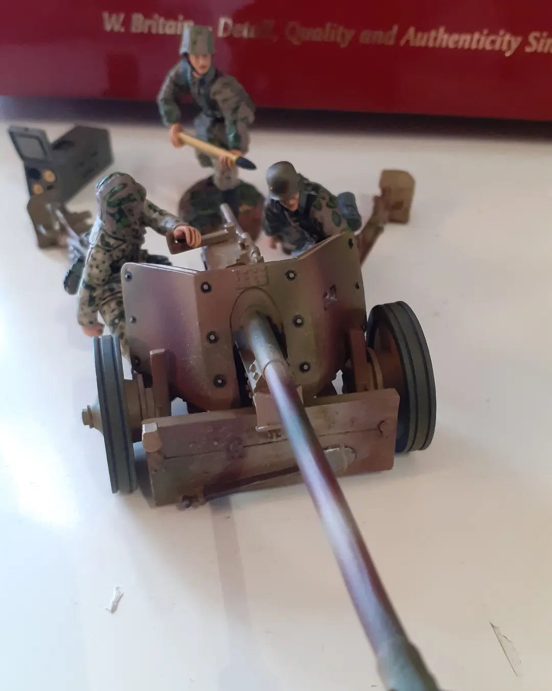 Britains 17659  ww2 German panzer pak 40 cannon crew