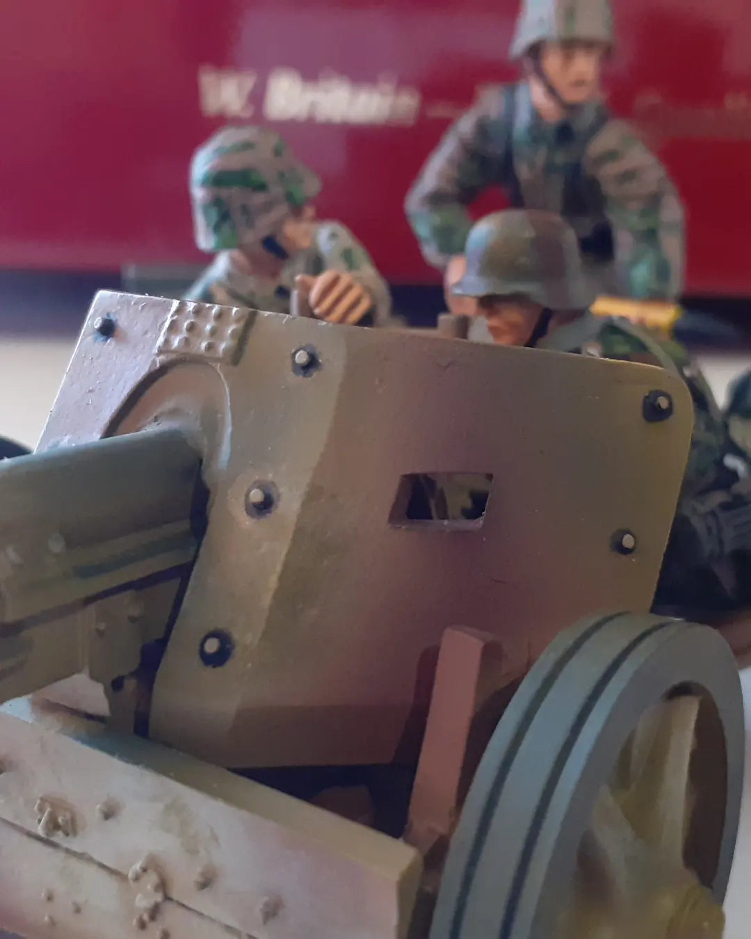Britains 17659  ww2 German panzer pak 40 cannon crew